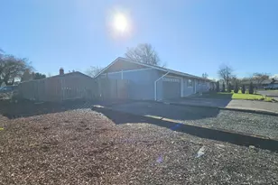 390 N 7th Pl, Harrisburg, OR 97446 - Photo 31