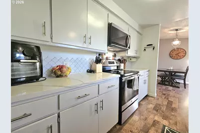 390 N 7th Pl, Harrisburg, OR 97446 - Photo 15