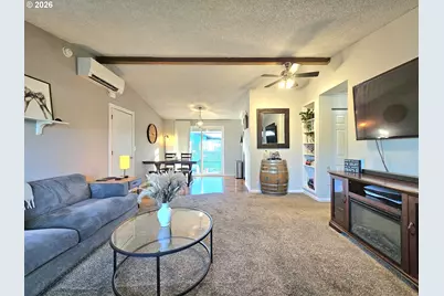 390 N 7th Pl, Harrisburg, OR 97446 - Photo 5