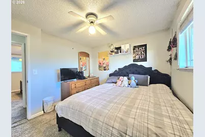 390 N 7th Pl, Harrisburg, OR 97446 - Photo 25