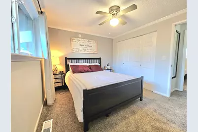 390 N 7th Pl, Harrisburg, OR 97446 - Photo 19