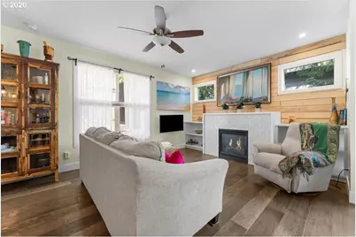 7862 SW Capitol Hill Rd, Portland, OR 97219 - Photo 5