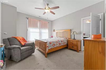 7862 SW Capitol Hill Rd, Portland, OR 97219 - Photo 17