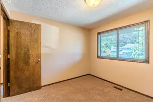 1968 SW 25th St, Gresham, OR 97080 - Photo 25
