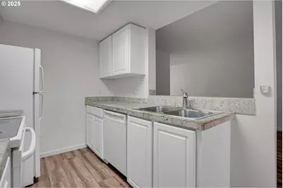9872 SE Talbert St, Clackamas, OR 97015 - Photo 15