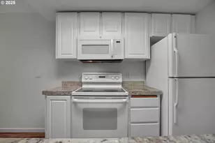 9872 SE Talbert St, Clackamas, OR 97015 - Photo 17