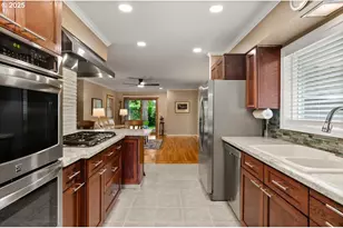 9845 SW Eagle Ln, Beaverton, OR 97008 - Photo 7