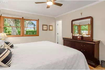 9845 SW Eagle Ln, Beaverton, OR 97008 - Photo 25