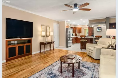 9845 SW Eagle Ln, Beaverton, OR 97008 - Photo 13