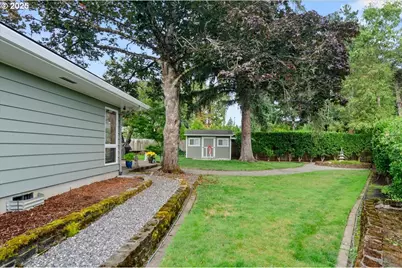 9845 SW Eagle Ln, Beaverton, OR 97008 - Photo 37