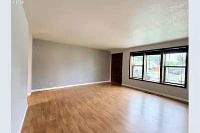 435 SE 9th Ct, Hermiston, OR 97838 - Photo 3