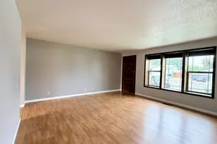 435 SE 9th Ct, Hermiston, OR 97838 - Photo 3