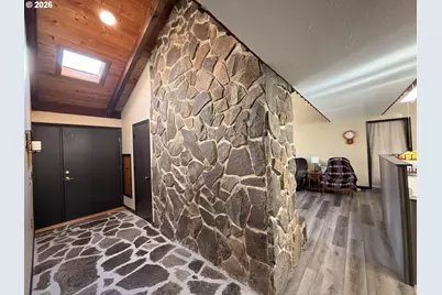 2580 Fir St, North Bend, OR 97459 - Photo 3