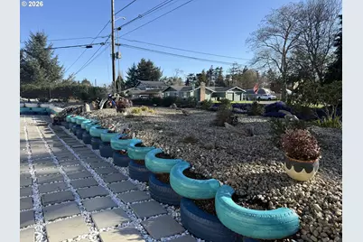 2580 Fir St, North Bend, OR 97459 - Photo 35