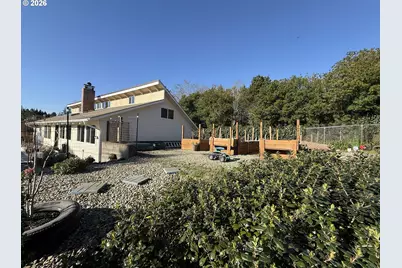 2580 Fir St, North Bend, OR 97459 - Photo 35