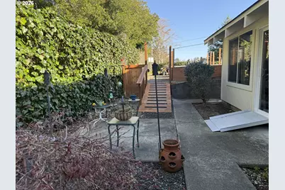 2580 Fir St, North Bend, OR 97459 - Photo 29
