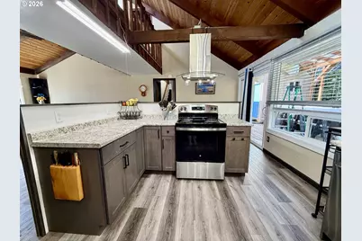 2580 Fir St, North Bend, OR 97459 - Photo 9