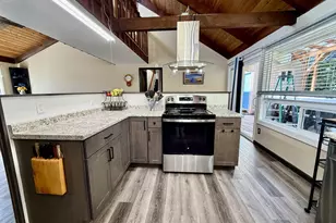 2580 Fir St, North Bend, OR 97459 - Photo 9