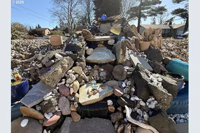 2580 Fir St, North Bend, OR 97459 - Photo 37