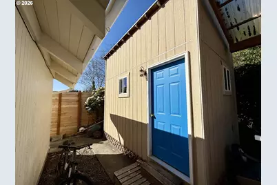 2580 Fir St, North Bend, OR 97459 - Photo 33