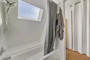 103 N Hayden Bay Dr, Portland, OR 97217 - Photo 17