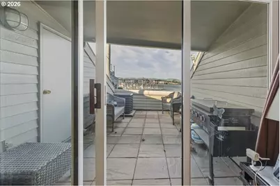 103 N Hayden Bay Dr #103, Portland, OR 97217 - Photo 11