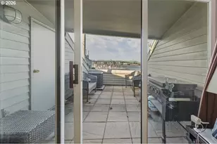 103 N Hayden Bay Dr, Portland, OR 97217 - Photo 11