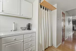 103 N Hayden Bay Dr, Portland, OR 97217 - Photo 7