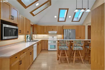 2225 NW Oceanview Dr, Newport, OR 97365 - Photo 21