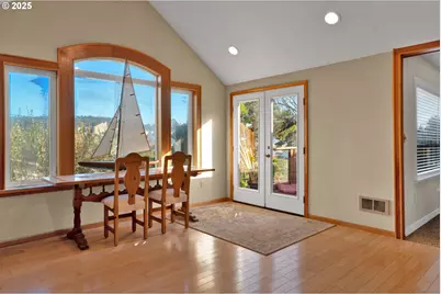 2225 NW Oceanview Dr, Newport, OR 97365 - Photo 19