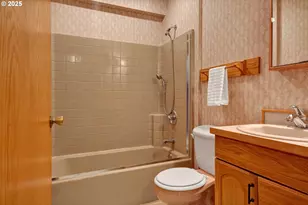 2225 NW Oceanview Dr, Newport, OR 97365 - Photo 35