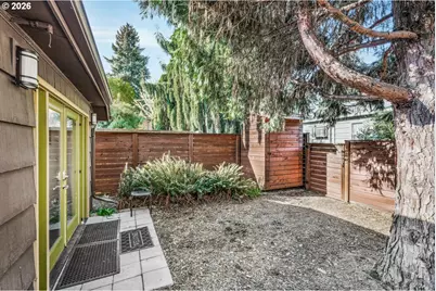 3286 NE Holman St, Portland, OR 97211 - Photo 29