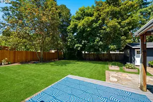 11555 SW 11th St, Beaverton, OR 97005 - Photo 23