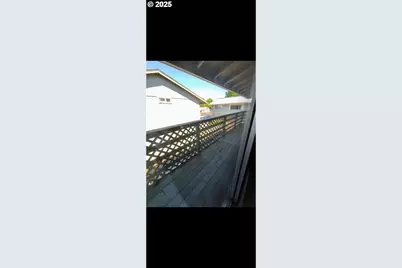 587 W Berdine St, Roseburg, OR 97471 - Photo 15