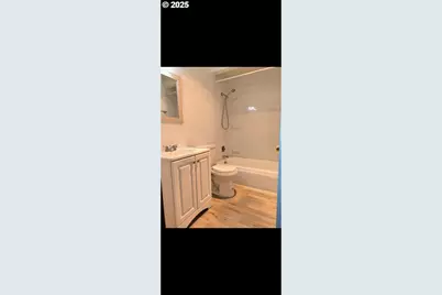 587 W Berdine St, Roseburg, OR 97471 - Photo 11