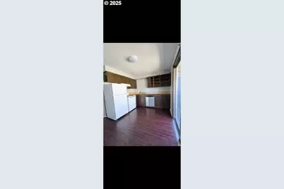 587 W Berdine St, Roseburg, OR 97471 - Photo 13