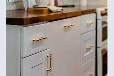 15 S Gibbs St, Portland, OR 97239 - Photo 21