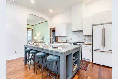 15 S Gibbs St, Portland, OR 97239 - Photo 15