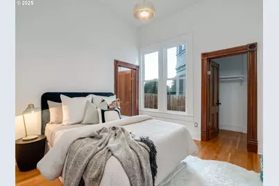 15 S Gibbs St, Portland, OR 97239 - Photo 25