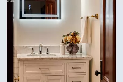 15 S Gibbs St, Portland, OR 97239 - Photo 31