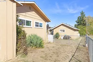 2461 NW Brockway Rd, Winston, OR 97496 - Photo 29