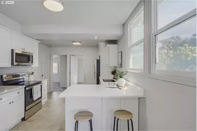 6204 NE 8th Ave, Portland, OR 97211 - Photo 9