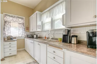 114 SE 7th St, Pendleton, OR 97801 - Photo 15
