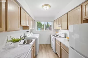 1304 NE Hogan Dr, Gresham, OR 97030 - Photo 7