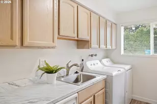 1304 NE Hogan Dr, Gresham, OR 97030 - Photo 9