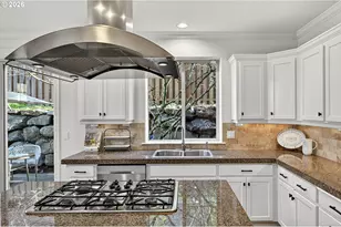 2064 NW Village Cir, Portland, OR 97229 - Photo 15