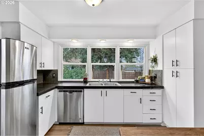 2410 SE 141st Ave, Portland, OR 97233 - Photo 7