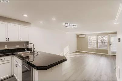 3990 Carman Dr, Lake Oswego, OR 97035 - Photo 11