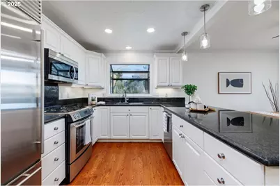 448 N Hayden Bay Dr, Portland, OR 97217 - Photo 13