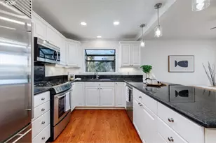 448 N Hayden Bay Dr, Portland, OR 97217 - Photo 13